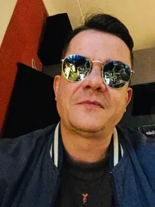 deskriptive Public 圖片 3