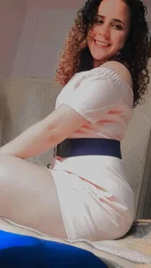 ValeriaSantos- Public Hình 3