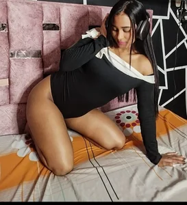 Lia_James_ 🎼 Pic 3