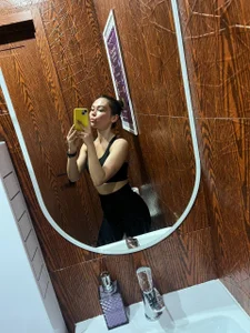 MikiSavelli 2 Pic
