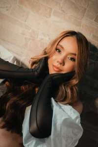 CarolineGraceX Look Me Pic 2