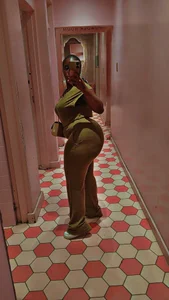 Public de FatAssMomma Foto 5