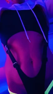 SAM_van_DEE Public Pic 2