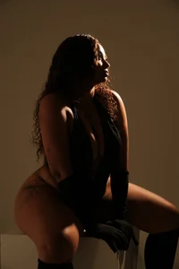 The elegance and the purity here🖤 de pamela_west Foto 6