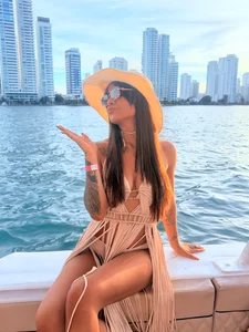 iam_katherine kullanıcısının A small loss on the beach💖 albümü -  4 fotoğraf