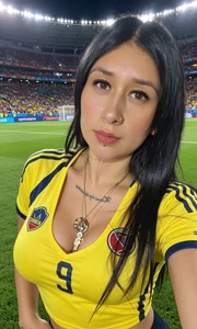 Welcome to My World Cup od Sparkly_Girl  3 snímek