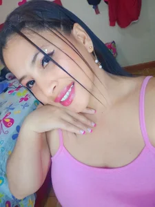 roxane- casual and sexy Pic 5