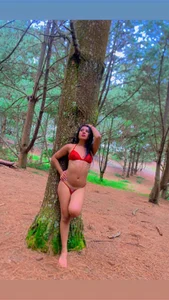 ScarlettVellのan erotic treeの 4枚の写真