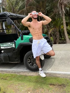 axel_tone in the streets of Sai🌴🏖️ 사진 3