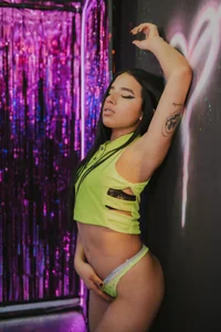 aliice_walker_ Urbano! Pic 5