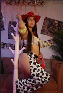 Moon_Rouge YOUR SLUTTY COWGIRL🤠 Pic 2