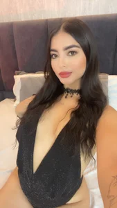 NaiIaRosee You like this outfit? 😏  3. fénykép