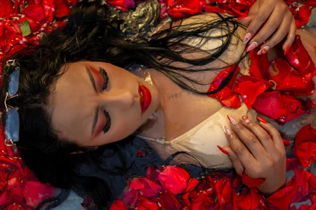 Alahia_Betancurr Your favourite Latina🍒🎀 Billede 2