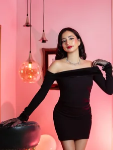 You sexy girl can be very elegant for you de alison_ferrera_  3 photos