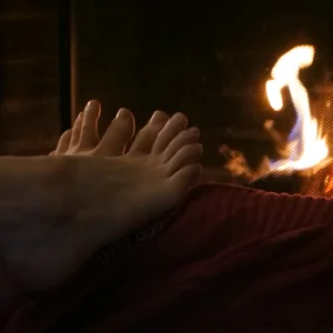 yulladao Cheminée sombre feet lovers album Pic 9