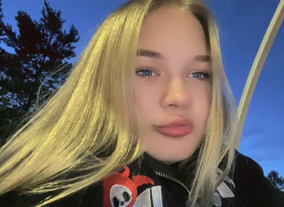 NensyOvenous's XXX Nude Photo 2