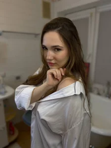 LeenaPuita How do you like this style of clothing? Pic 8