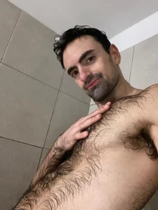 HairybutHorny Shower Invasion Foto 6