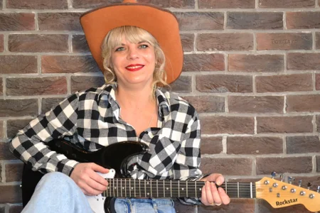 AliciaBlondes Cowgirl Gambar 3