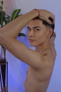 your_fav_twink_'s XXX Nude Photo 1