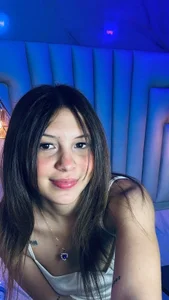 Zdjęcia AngelaaCute_ Does the blue background look good to me?: 