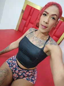 supreme_nahomy Nahomi Hình