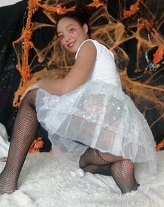 Happy Halloween sexy Cleo