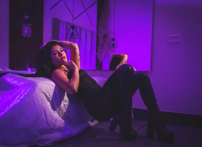 lunaalynch perfection 👄🍒🌸😈 slika 2