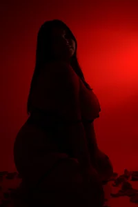 MiiaaVelvet Play with fire รูป  2