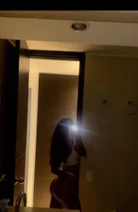 Kay_falcon mirror Pic