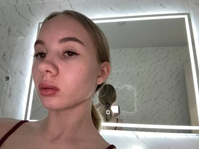 KristinLiesman Flirty Shadows 😏🌑 Pic 4