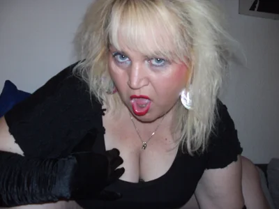 Blasflittchen sexy Bitch Pic