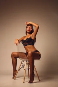 naomi_kyse sexy girl Pic 3