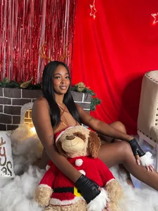 Samara_velez1 Christmas is here! 💖🎄 Pic 2
