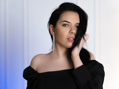 Monica_Wood Public slika