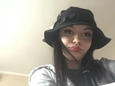 VeliaHypolite meow meow Pic