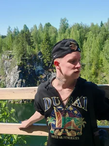 AlexxSweet: Alex nice relaxed good park ( фото)