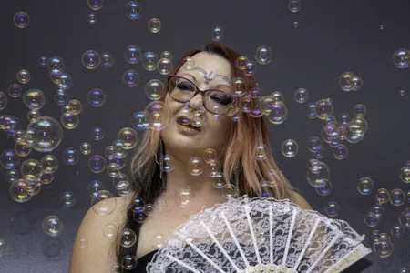 LindaDaemonX Playing with bubbles Immagine  4