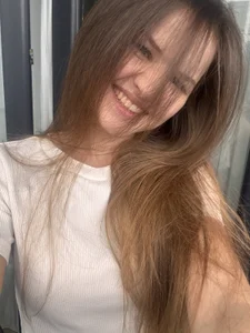 Lisa_0001 Public Pic 4