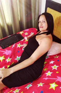 ALEJANDRYXS CARIÑO Bilde