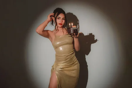 IvyEllis BIRTHDAY TO ME 🎂✨👑 Pic 3