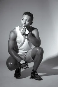 ItaloMoore kullanıcısının My workout? Making you lose control. Let’s get physical… then filthy. 🏋️‍♂️💦 albümü -  fotoğraf