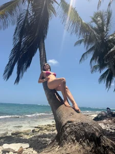 EmmaJhoons Trip to the beach🥥🙈 Foto 6