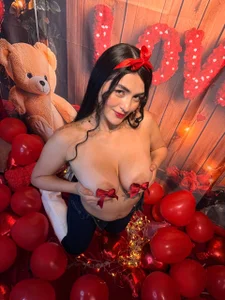 miel_gomez Valentine's Day ♥️🍒 Pic 4