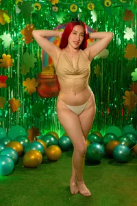 I'm not clover... But I give you good luck 🍀🍀 de Celestee15_  4 Imagens