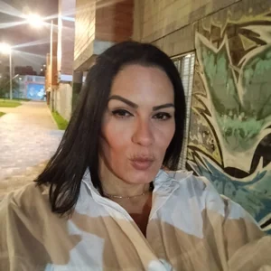 Liza_Russell white love Bilde 3