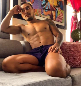 dvg2402 Public Poză 3