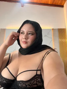 Zuleika_slim Public Pic