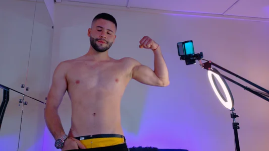 AndyKnoxx kullanıcısının IN YELLOWW !!! albümü -  6 fotoğraf