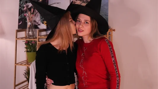 LashandraKrage Public  7টি ছবি